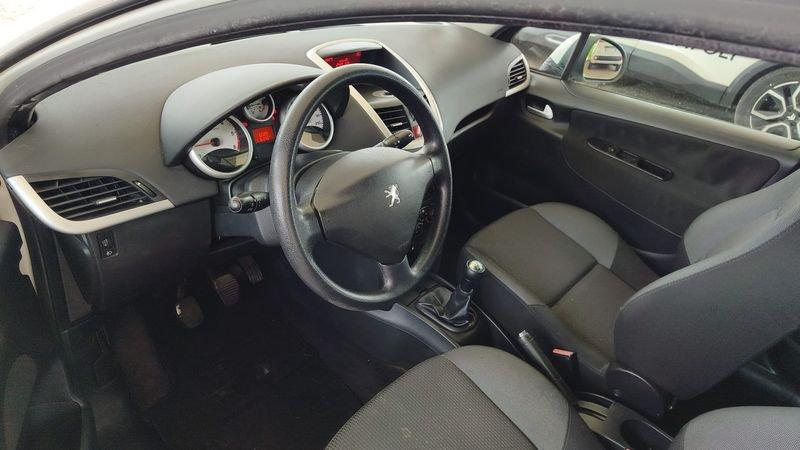 Peugeot 207 207 5p 1.4 hdi X-Line FL
