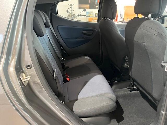 Lancia Ypsilon 1.0 firefly hybrid Silver *18.000 KM*