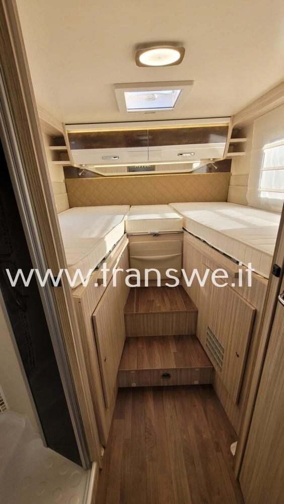 Elnagh T-Loft 532 con letti gemelli e dinette face to