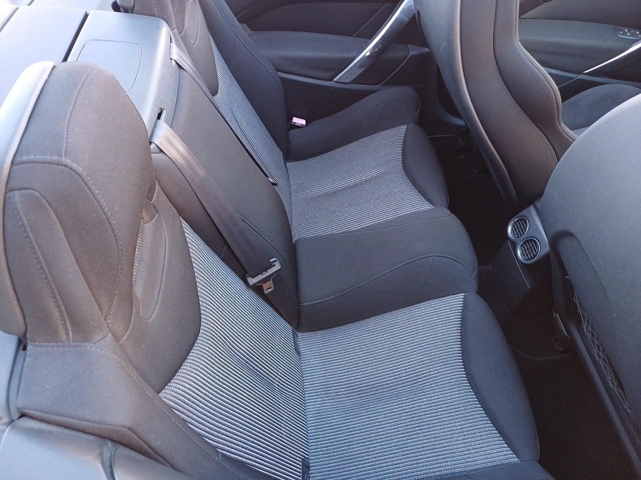 Peugeot 308 1.6 VTi 120CV CC Féline