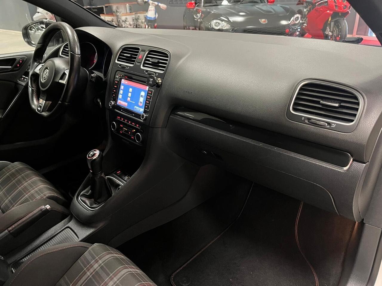 Volkswagen Golf GTI 2.0 TSI 5p.