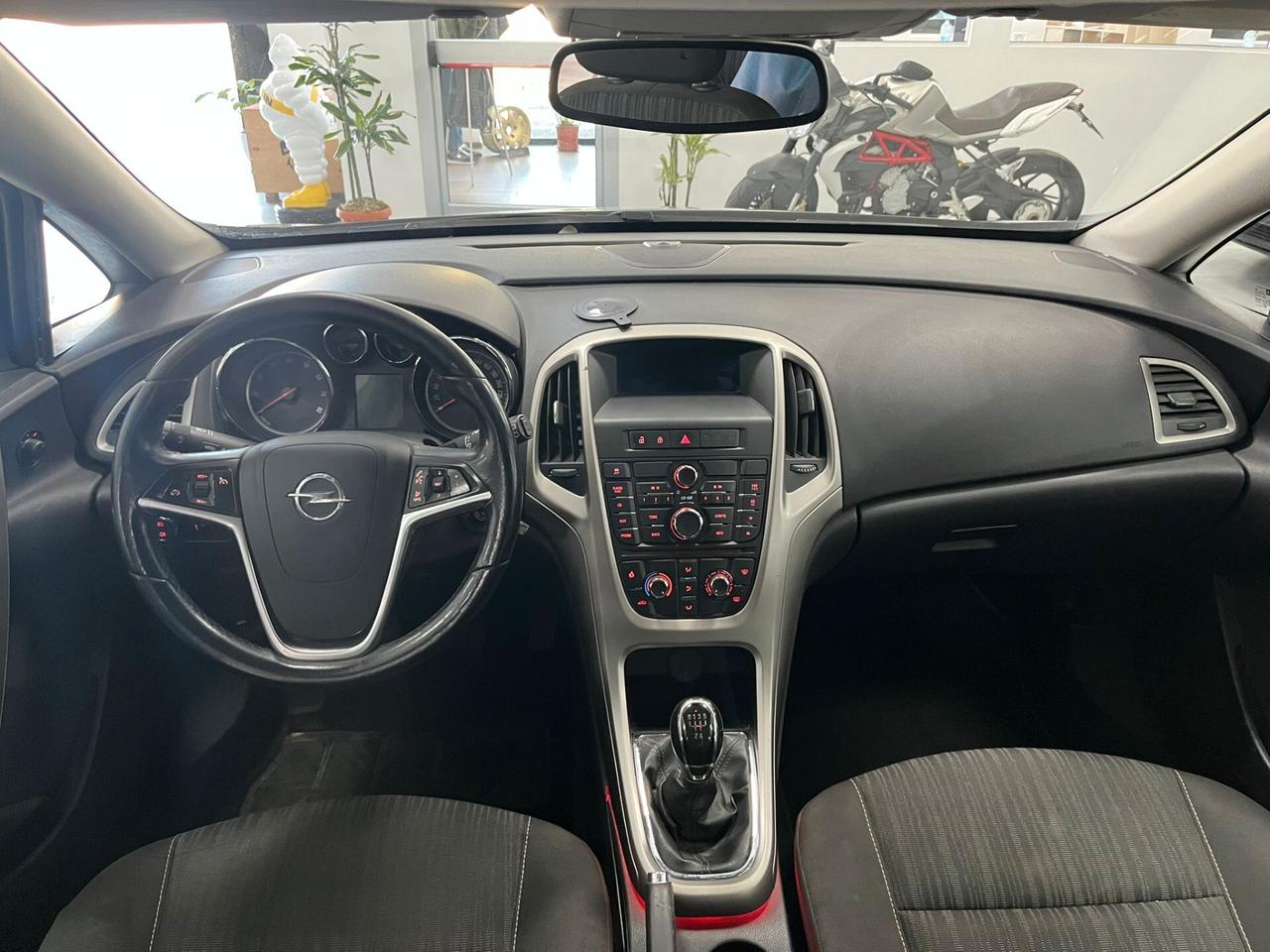 Opel Astra 5p 1.4 100cv