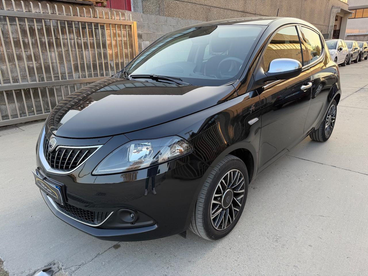 Lancia Ypsilon 1.0 FireFly 5 porte S&S Hybrid Ecochic Gold