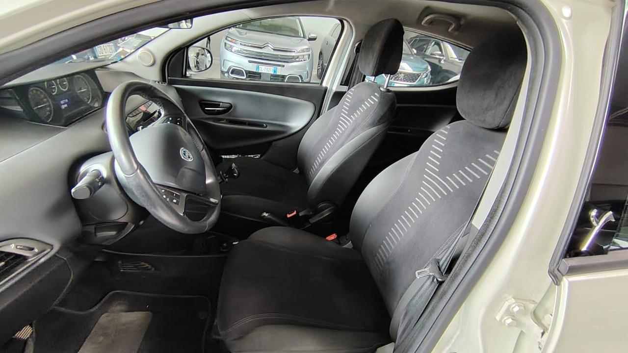 LANCIA YPSILON 1.2 PLATINUM 69CV - NEOPATENTATI