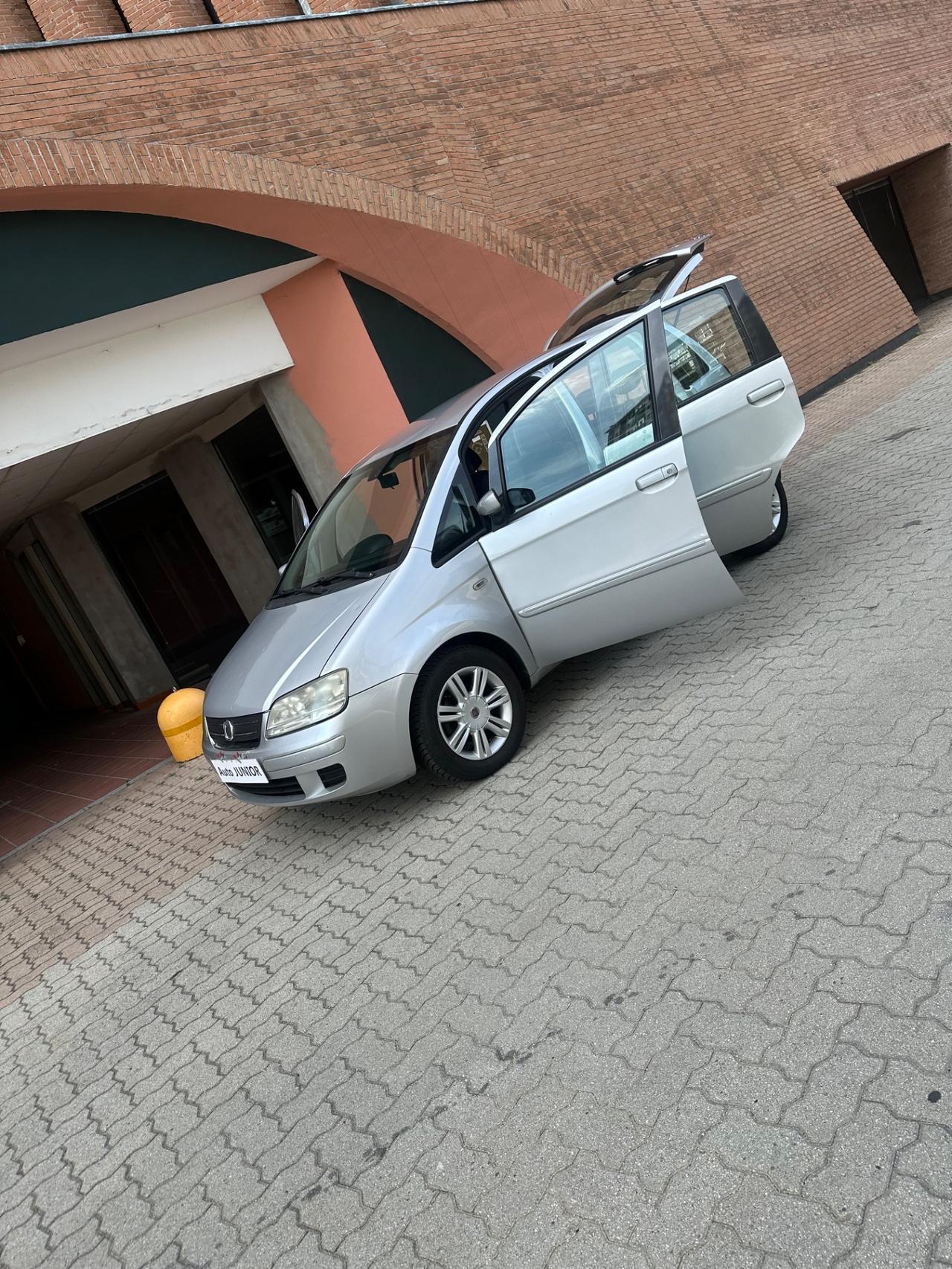 Fiat Idea 1.4 BlackEnergy GPL