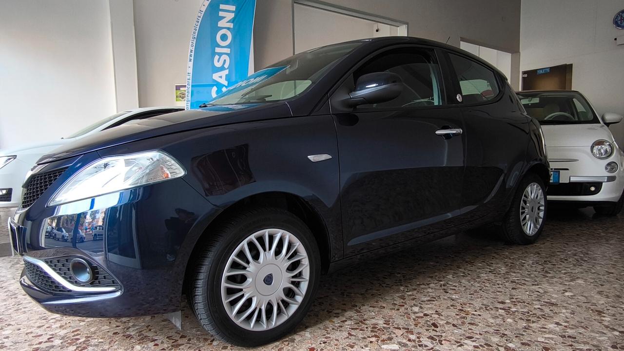 Lancia Ypsilon 1.2 69 CV 5 porte GPL Ecochic Silver
