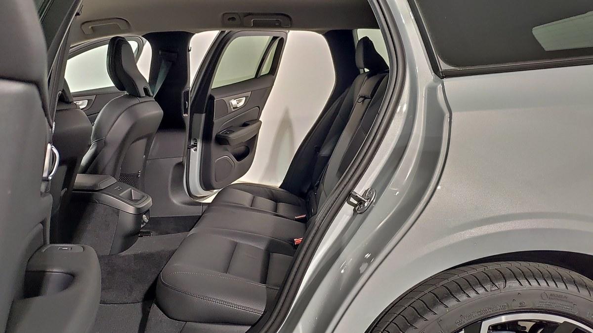 VOLVO V60 B4 Mild Hybrid Automatico Plus Dark