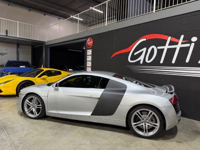 AUDI R8 4.2 V8 FSI QUATTRO R TRONIC