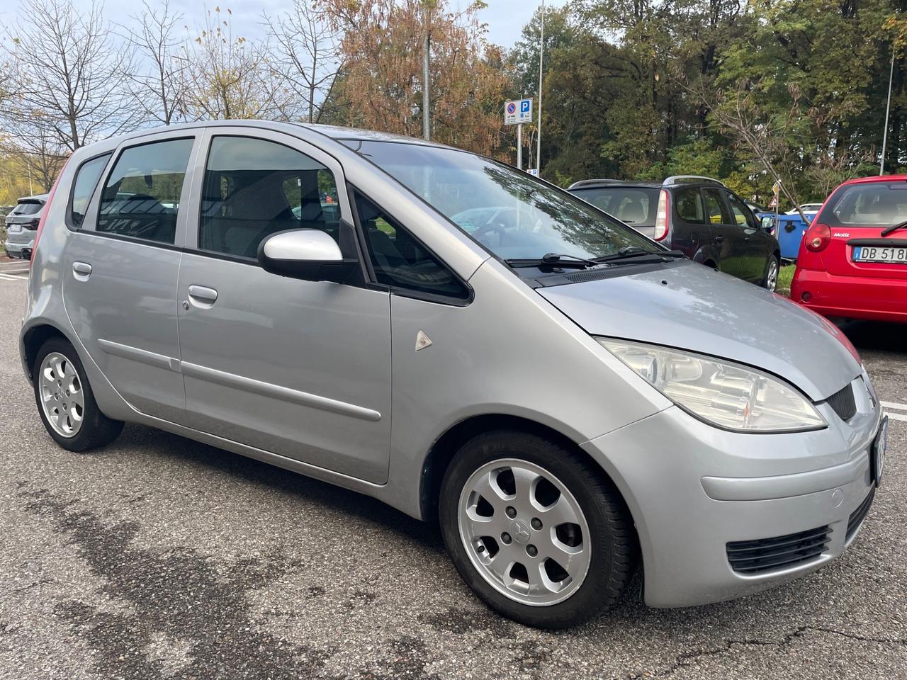 Mitsubishi Colt 1.1 12V 5p. *Neopatentati*Cerchi*Solo 125000km*