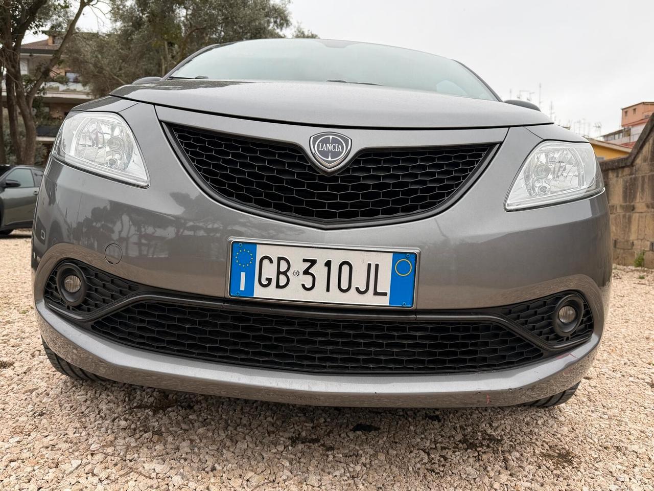 Lancia Ypsilon 1.0 FireFly 5 porte S&S Hybrid Ecochic Gold