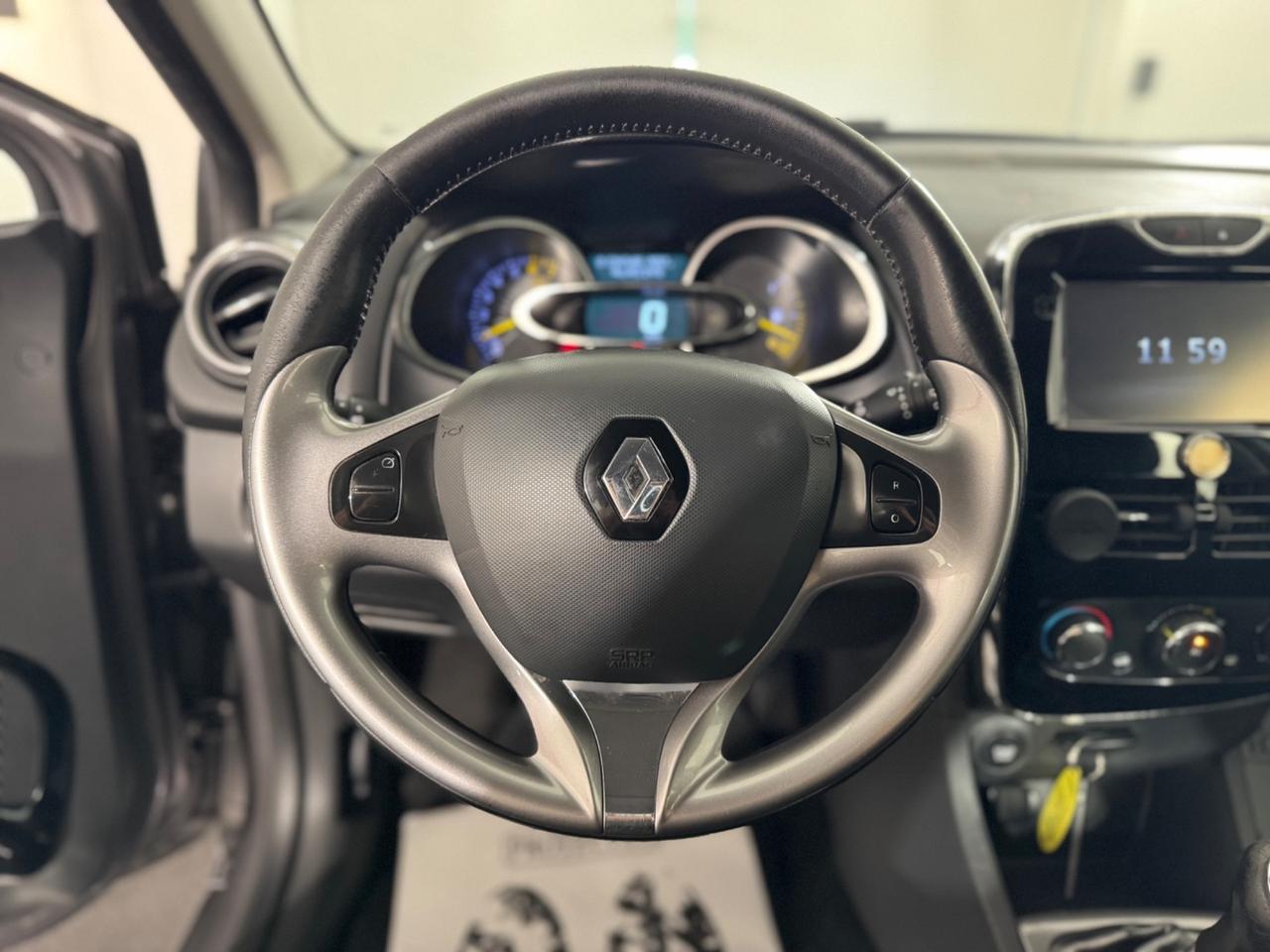 Renault Clio 1.2 75CV 5 porte Costume National