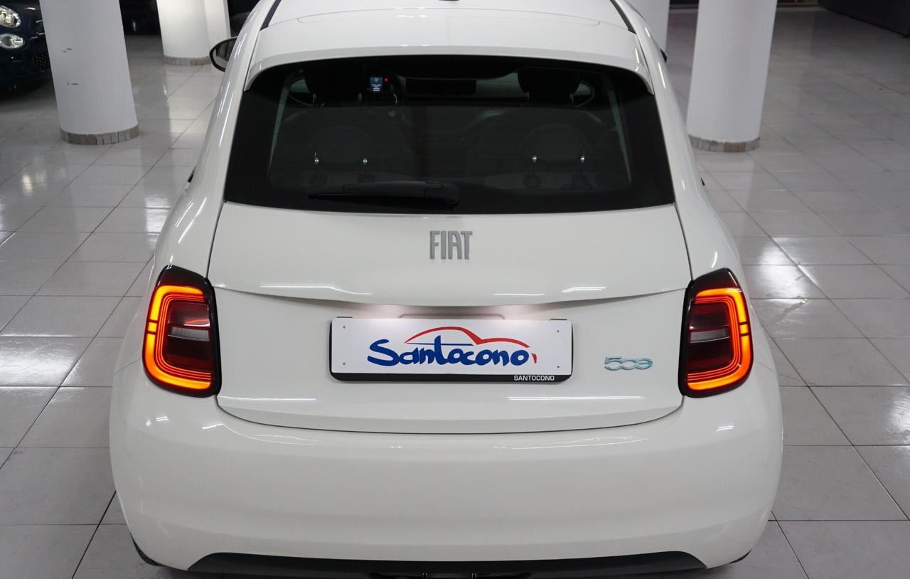 Fiat 500e Berlina 42 kWh La Prima
