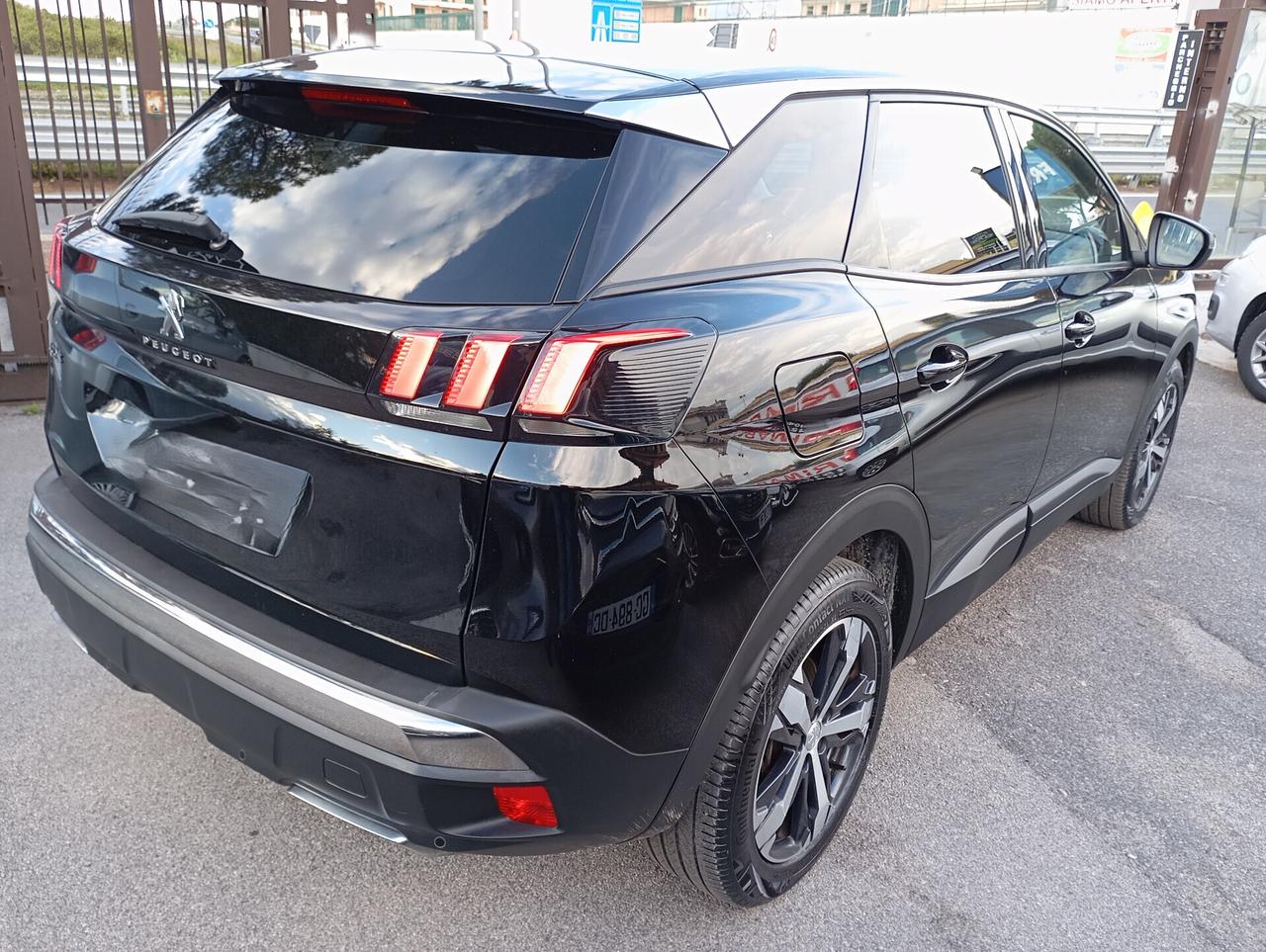 Peugeot 3008 1.5 BlueHDi 130CV Business
