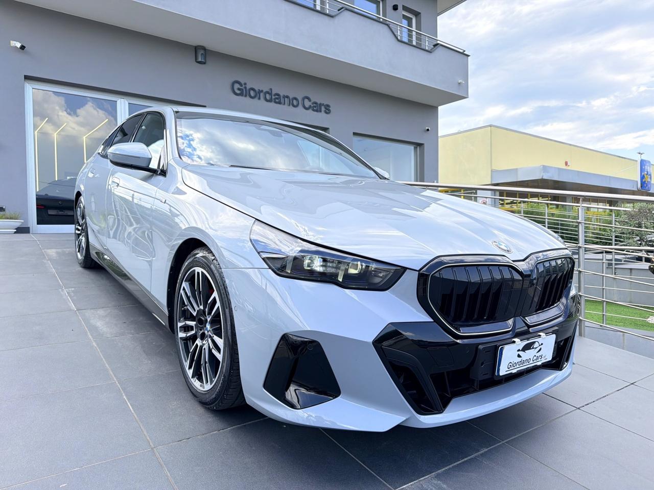 Bmw 520d 48V xDrive Msport 197cv grigio Nardo