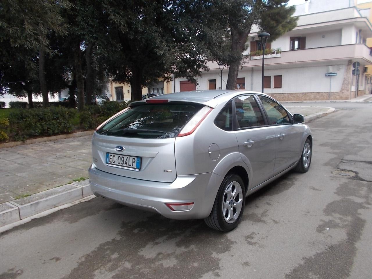 Ford Focus Berlina 1.6 TDCi 90cv 5 Porte