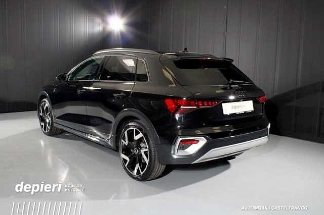 Audi A3 Allstreet 35 TFSI S tronic Identity Contrast mhev