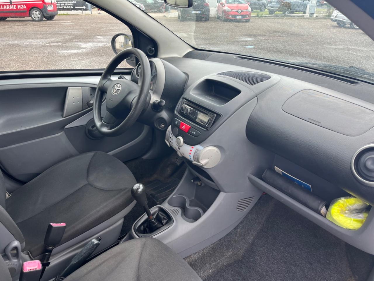 Toyota Aygo 1.0 12V VVT-i 5 porte ok neopatentati