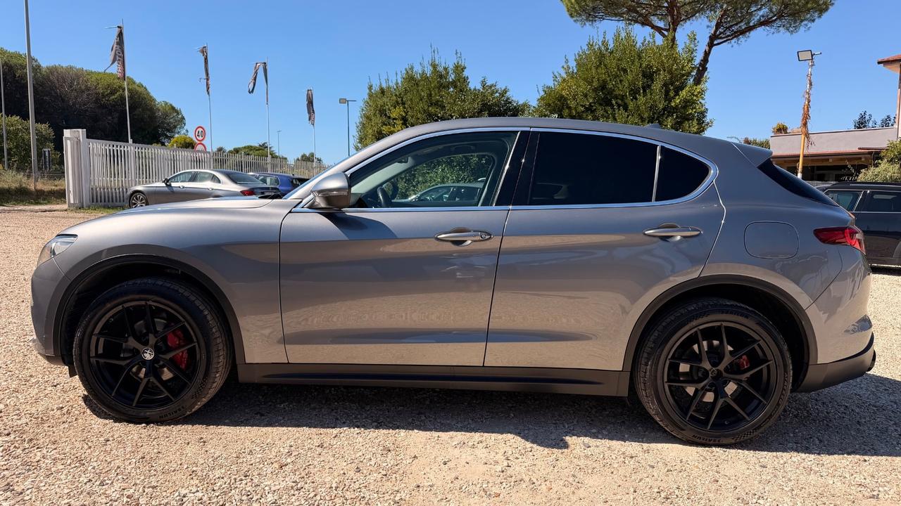 Alfa Romeo Stelvio 2.0 Turbo 280 CV AT8 Q4 First Edition
