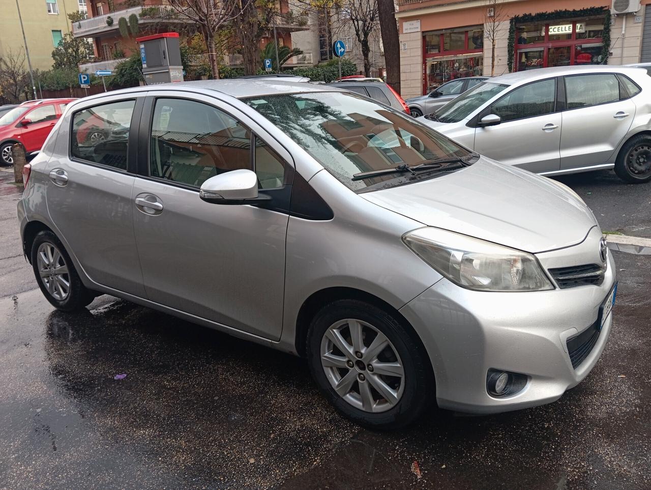 Toyota Yaris 1.0 Lounge offerta del mese