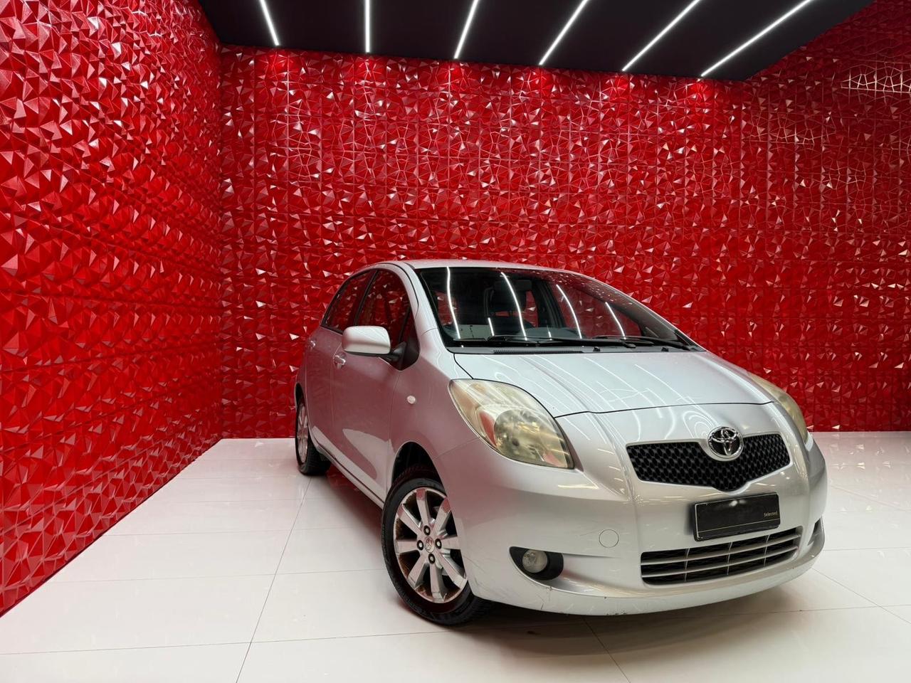 Toyota Yaris 1.0 5 porte Sol OK NEOPATENTATI