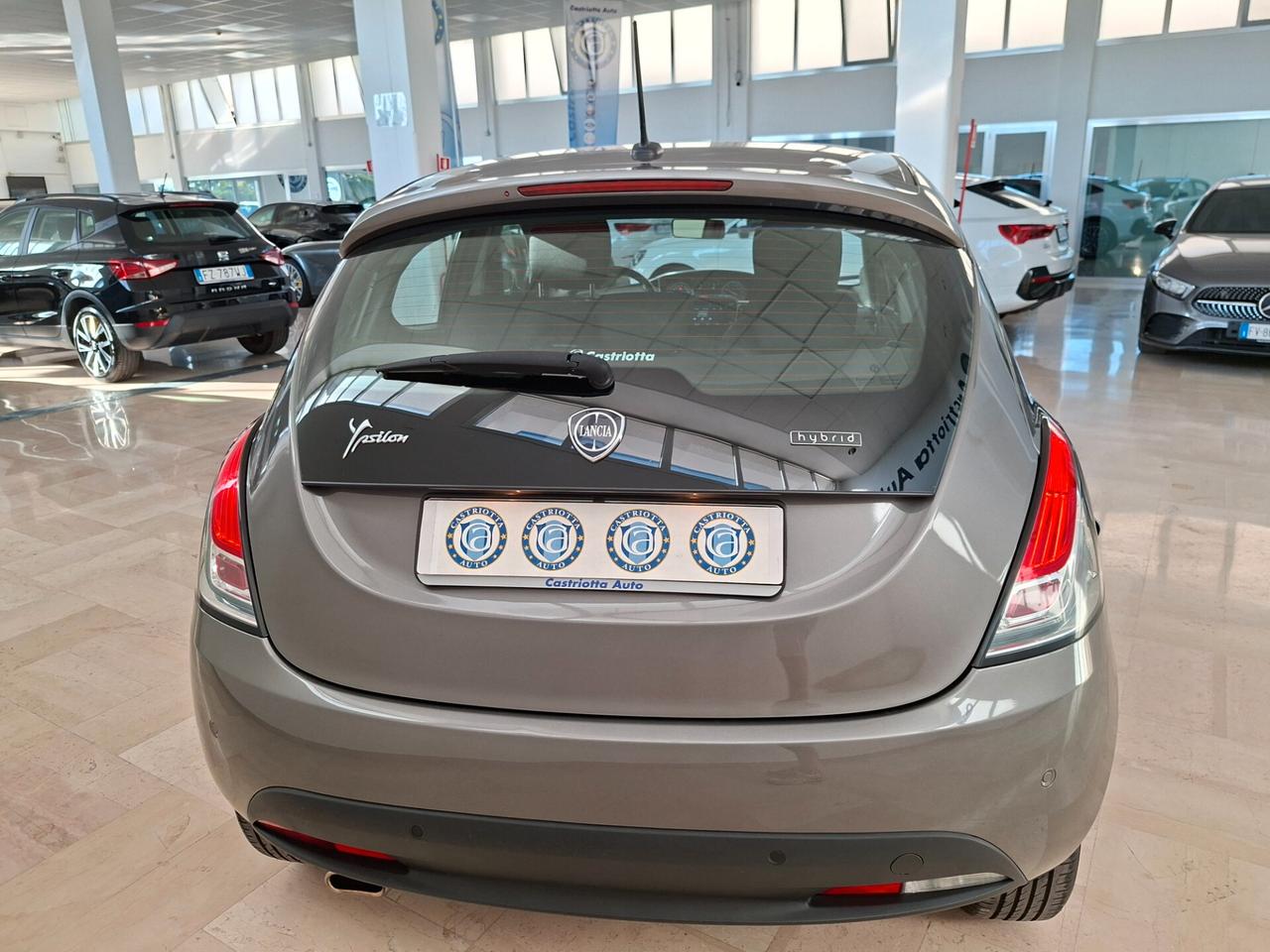 Lancia Ypsilon 1.0 FireFly 5 porte S&S Hybrid Gold