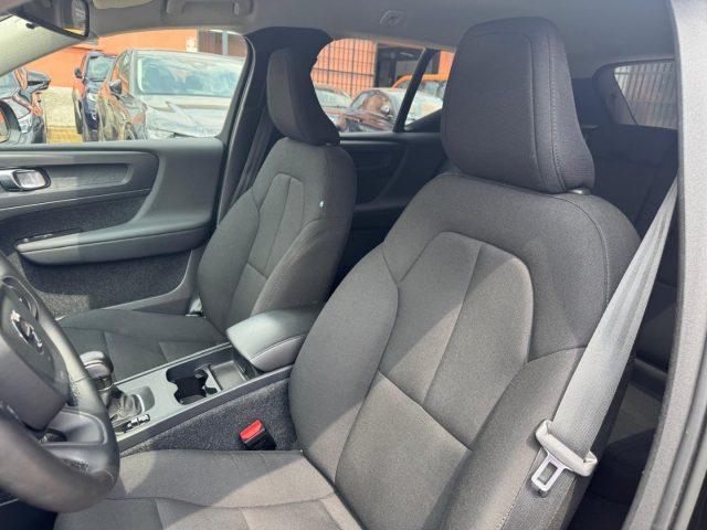VOLVO XC40 T2 Momentum Core