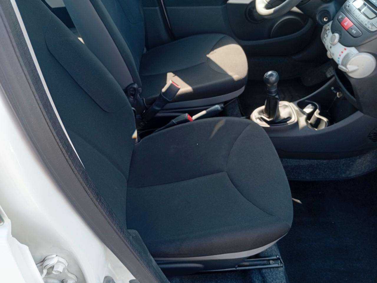 Toyota Yaris 1.0 5 porte NEOPATENTATI OK