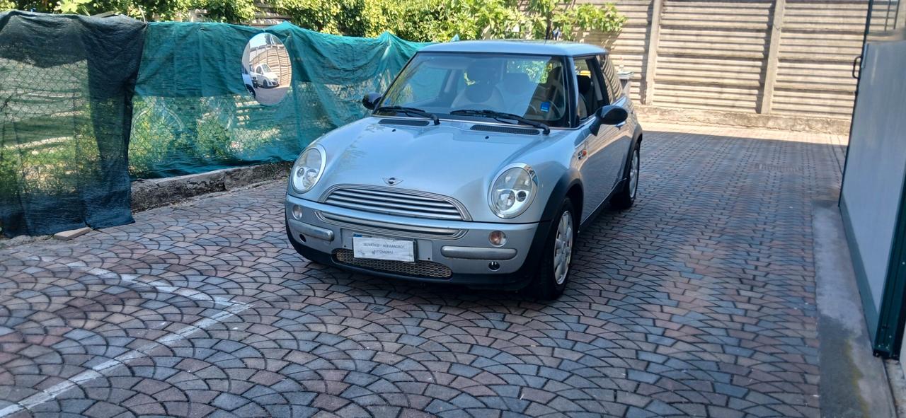 Mini One benzina pochi km neopatentati