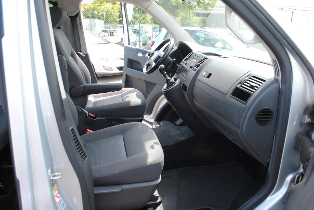 Volkswagen Transporter Caravelle 2.5 TDI/130CV PL 8 POSTI/TAGL. VW