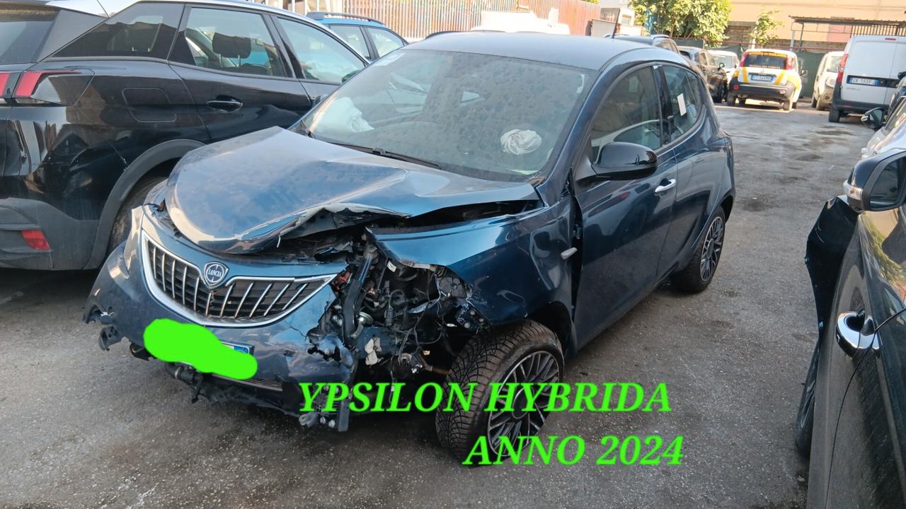 LANCIA YPSILON INCIDENTATA SINISTRATA MONDIALCARS 024