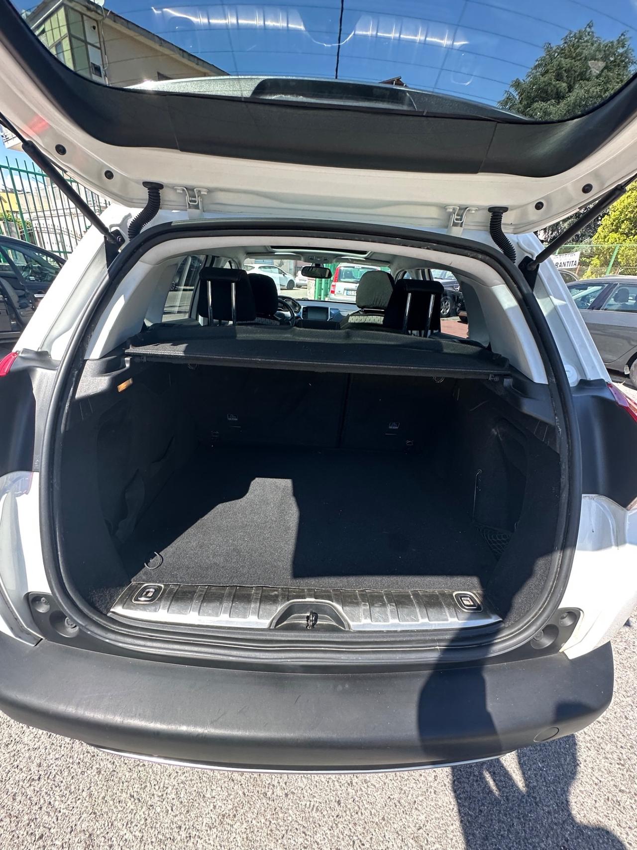 Peugeot 2008 BlueHDi 100 BLACK MATT
