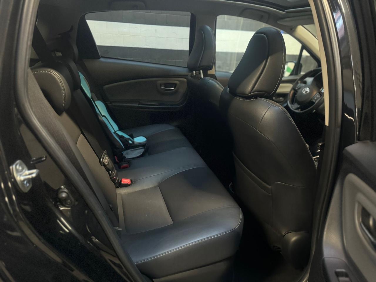 Toyota Yaris Trend red edition full optional