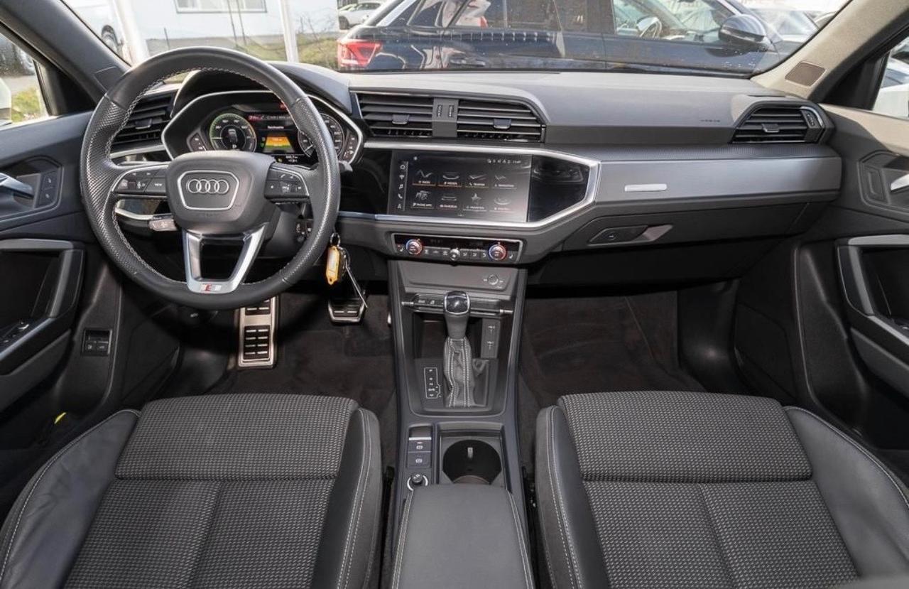 Audi Q3 45 TFSI S tronic S LINE interno esterno Cerchi Sonos Tetto