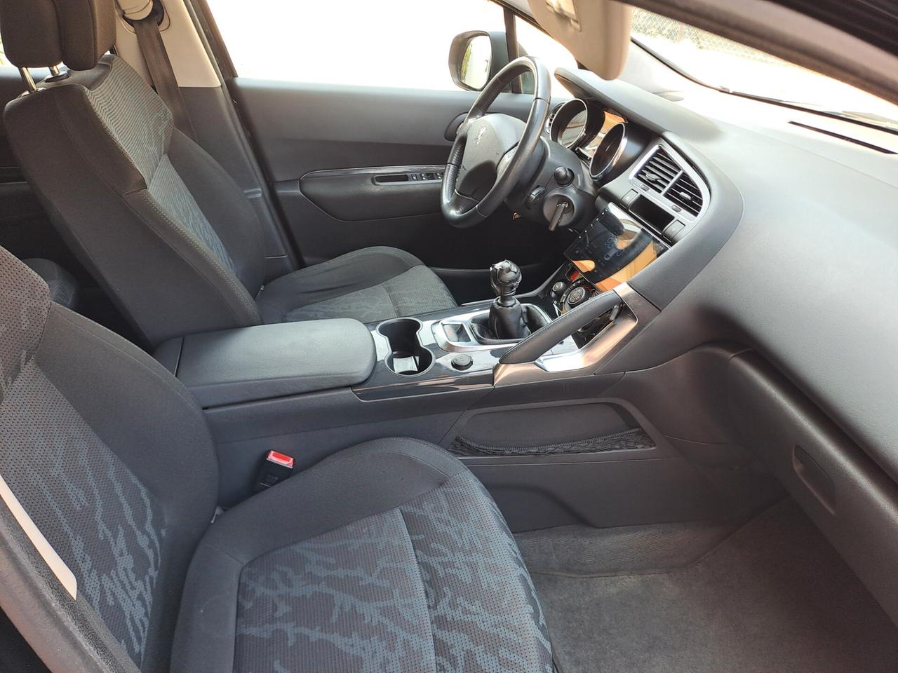 Peugeot 3008 1.6 HDi 110CV Premium