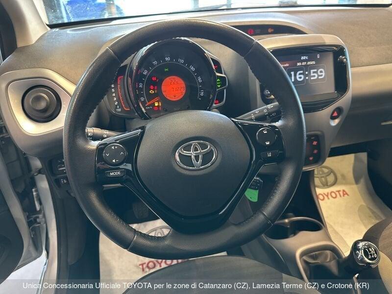 Toyota Aygo Aygo Connect 1.0 VVT-i 72 CV 5 porte x-play