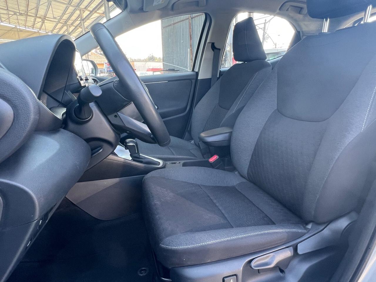 Toyota Yaris 1.5 Hybrid 5 porte Business FINANZIABILE