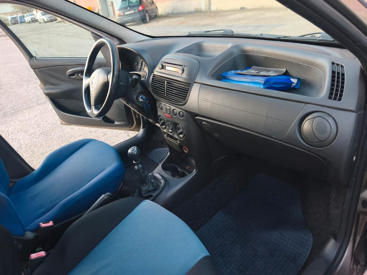 Fiat Punto 2006---1.2 Benzina Neopatentati