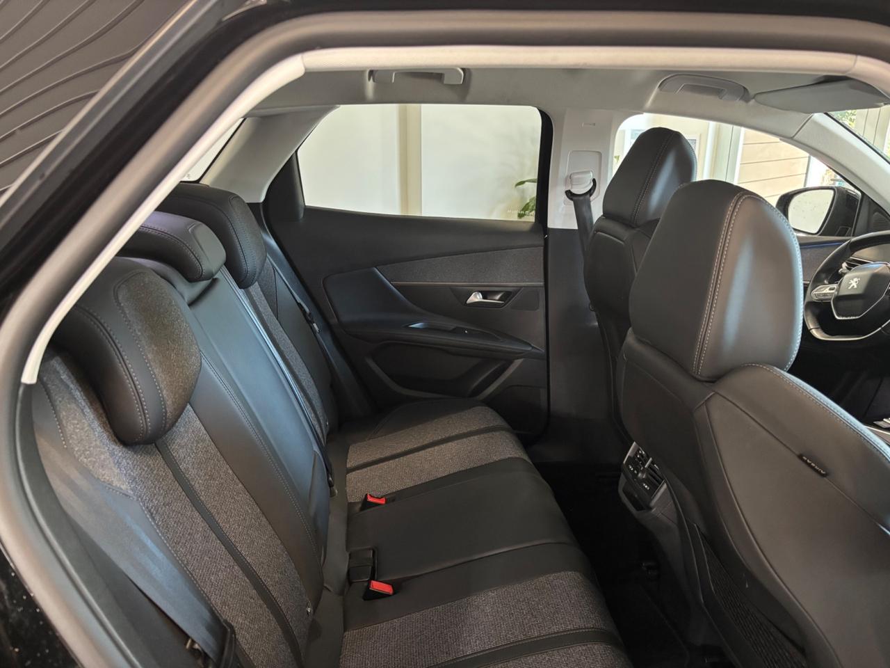 Peugeot 3008 BlueHDi 130 S&S EAT8 Allure