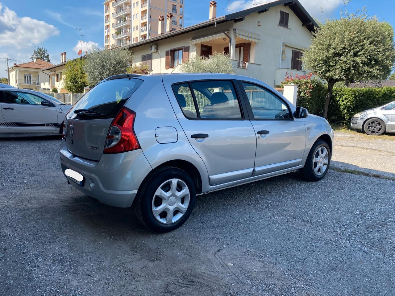 Dacia Sandero 1.4 8V GPL Lauréate OK NEOPATENTATI LEGGI BENE