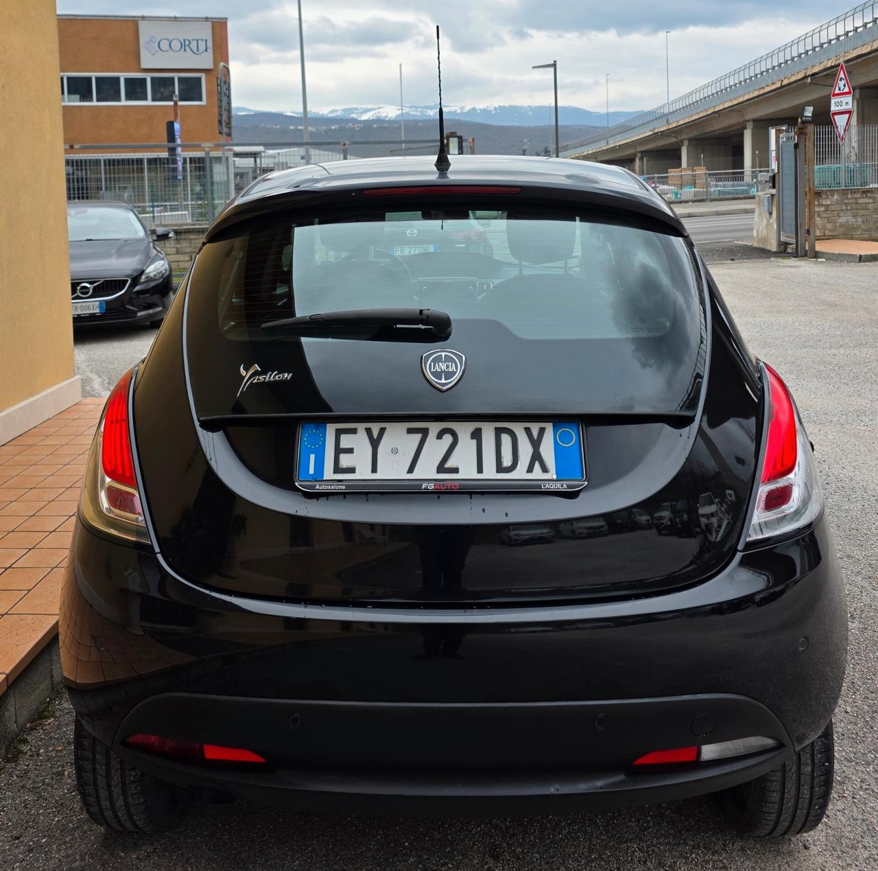 Lancia Ypsilon 0.9 TwinAir 85 CV 5 porte Metano Ecochic Gold