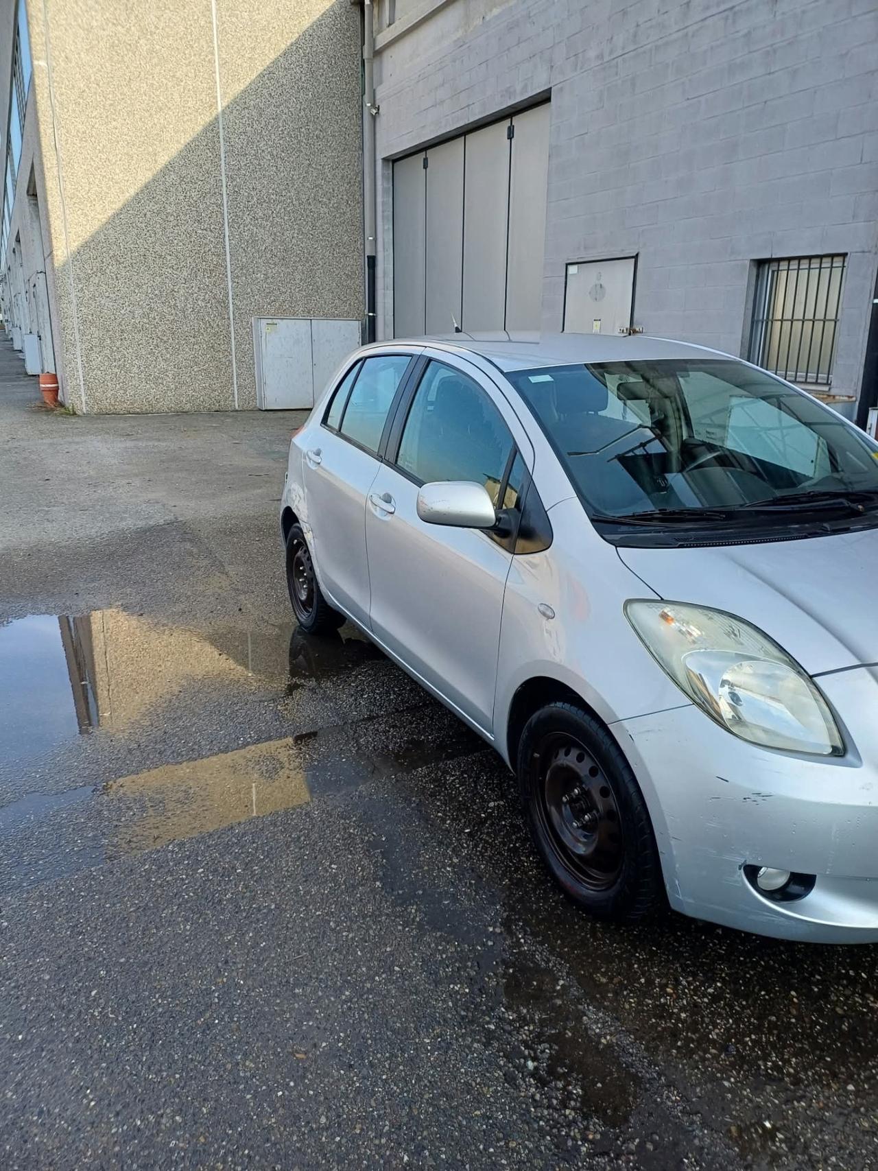 Toyota Yaris 1.3 5 porte