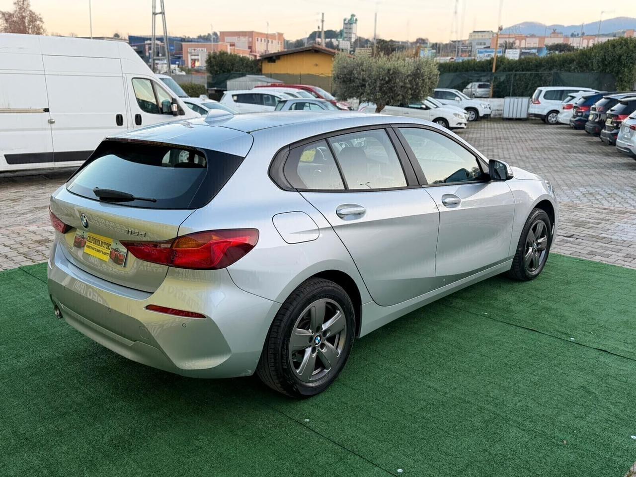 Bmw 116 116d 5p. Advantage