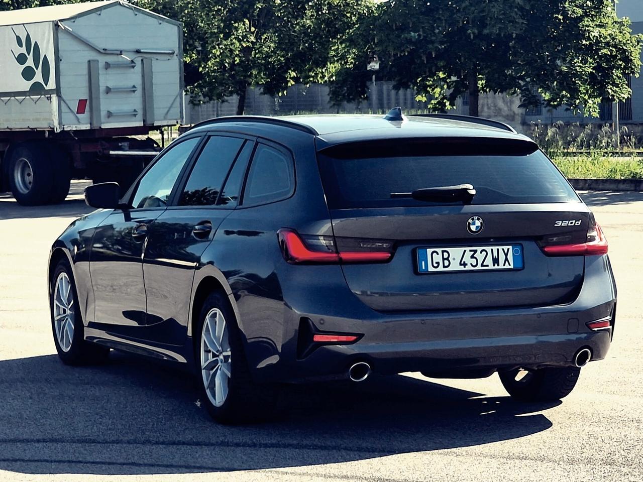 BMW 3 Series Touring 320d Ibrido mhev 48V