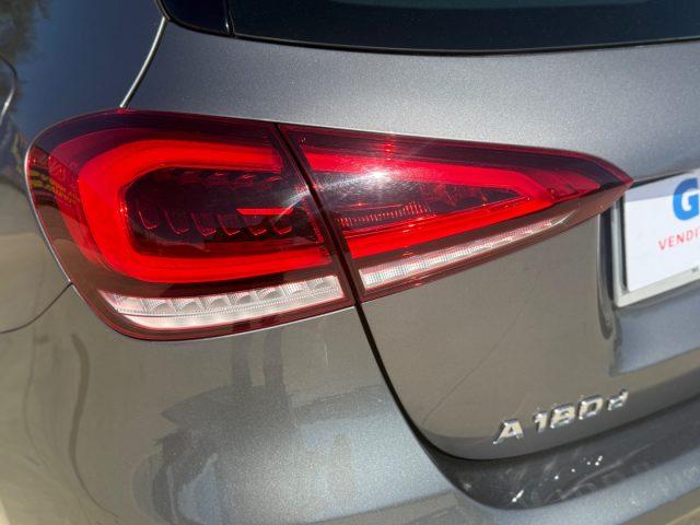 MERCEDES-BENZ A 180 Premium AMG GARANZIA