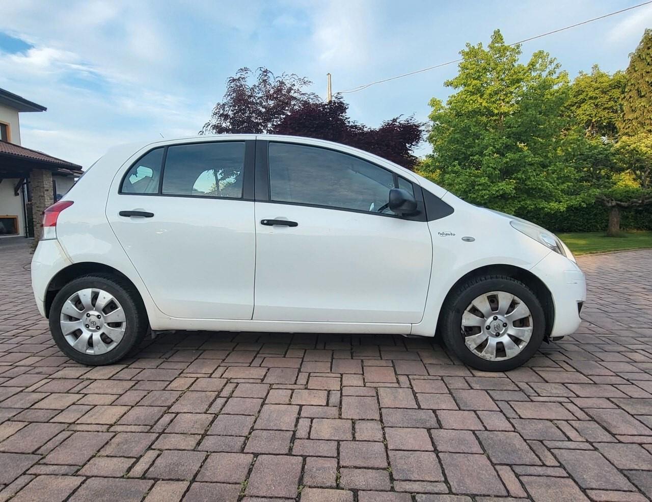 Toyota Yaris 1.0 5 porte