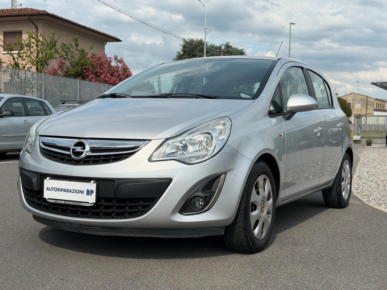 Opel Corsa 1.2 5 porte Cosmo