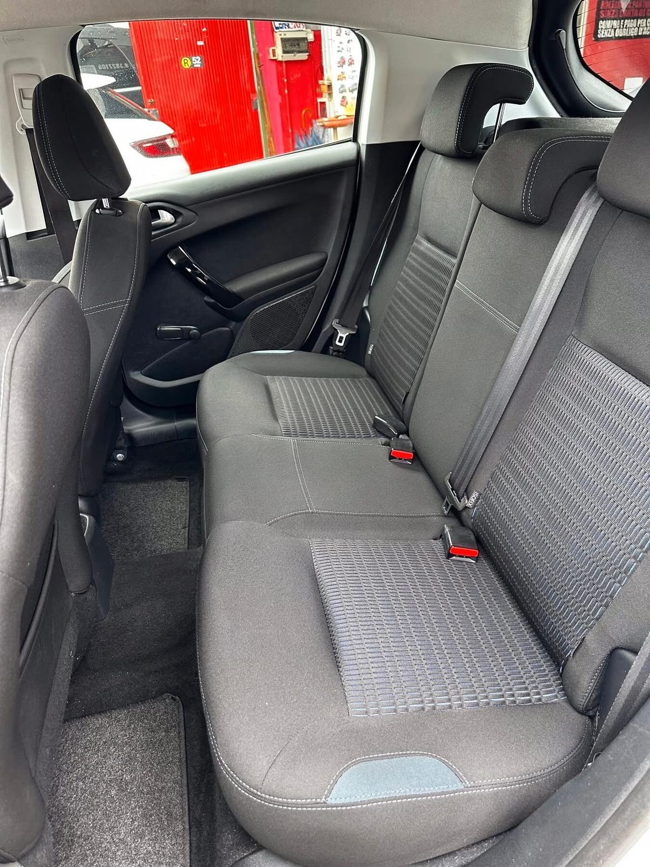 Peugeot 208 1.2 VTi 82 CV 5 porte Active NEOPATENTATI