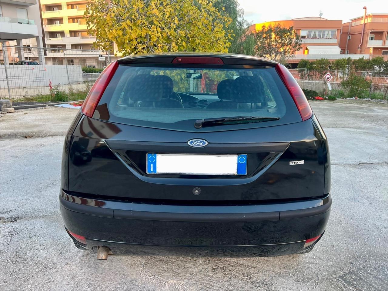 Ford Focus 1.8 TDDi cat 5p. Ghia