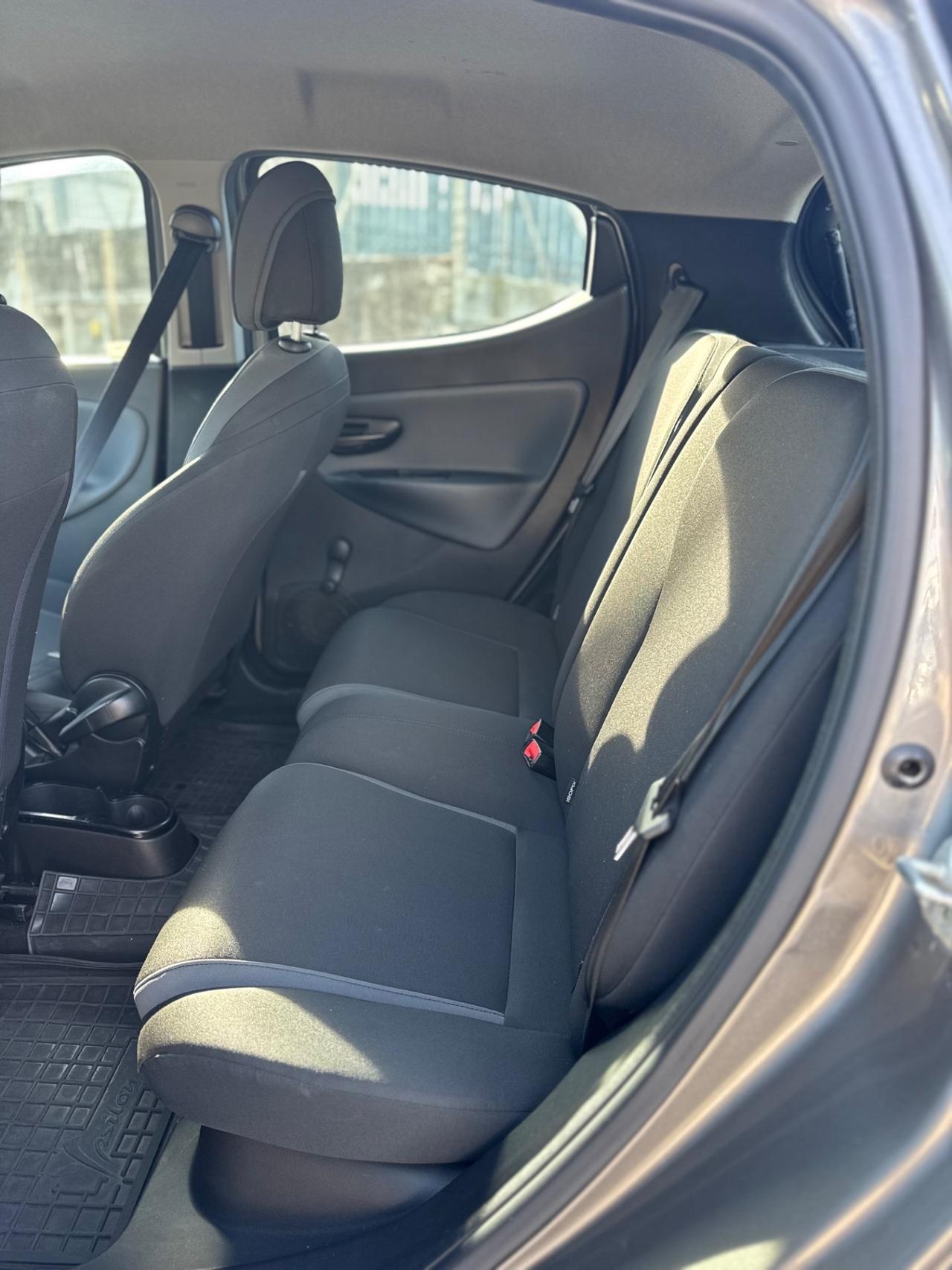 Lancia Ypsilon 1.2 69 CV 5 porte Gold