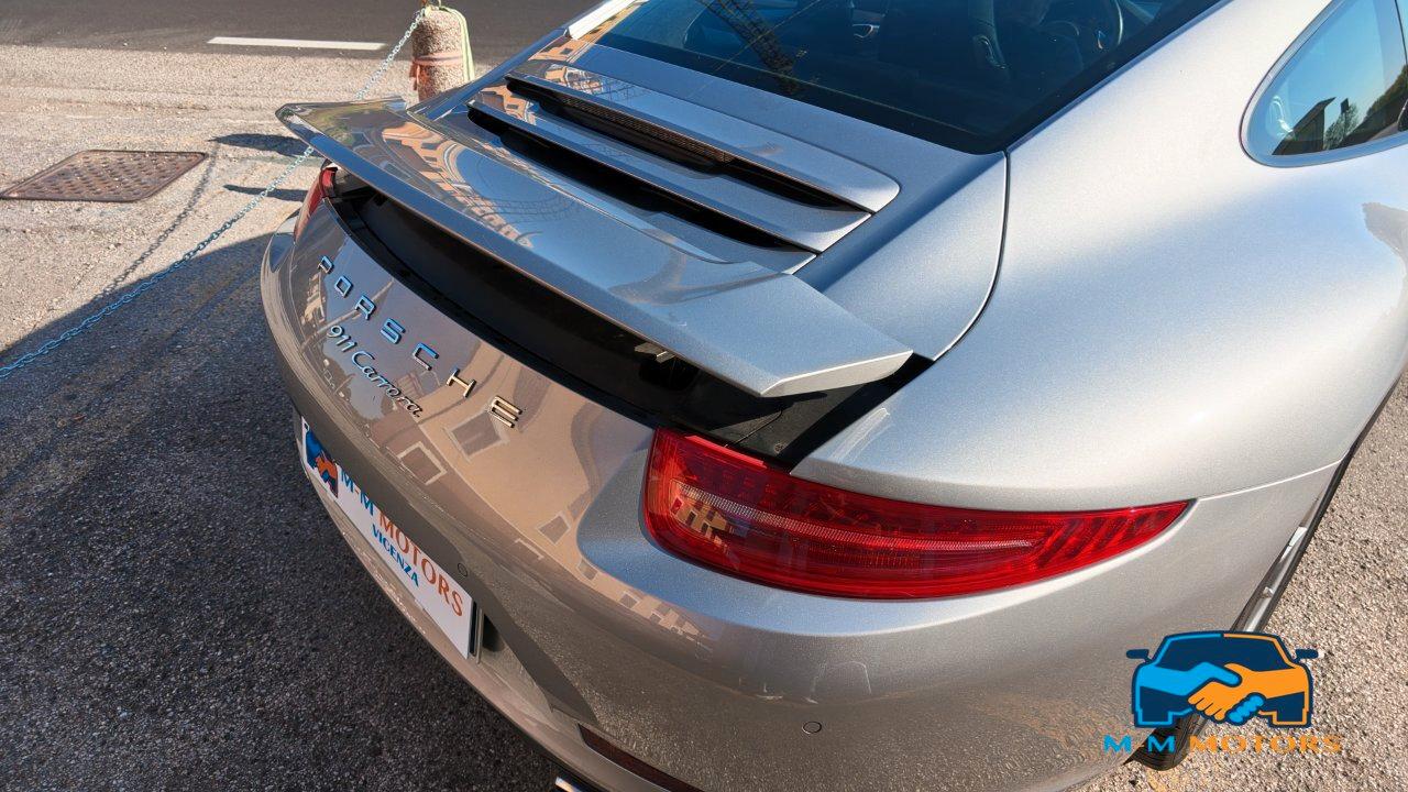 Porsche 911 Coupe 3.4 Carrera 4